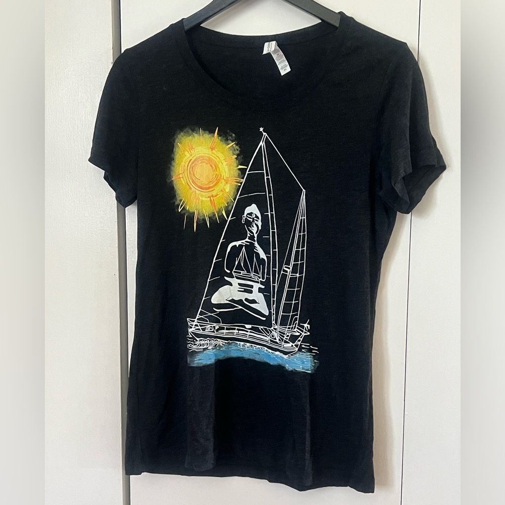 SV Delos Scoop neck T-shirt with original Delos artwork.